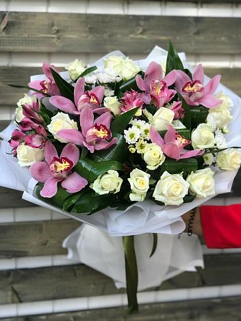 Букет цветов из: Розы и Хризантемы в Усть-Кан