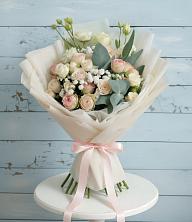 Букет цветов из:  Розы и Лизиантусы в Усть-Кан