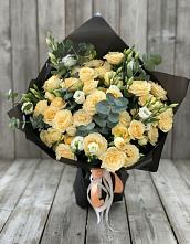 Букет цветов из:  Розы и Лизиантусы в Усть-Кан