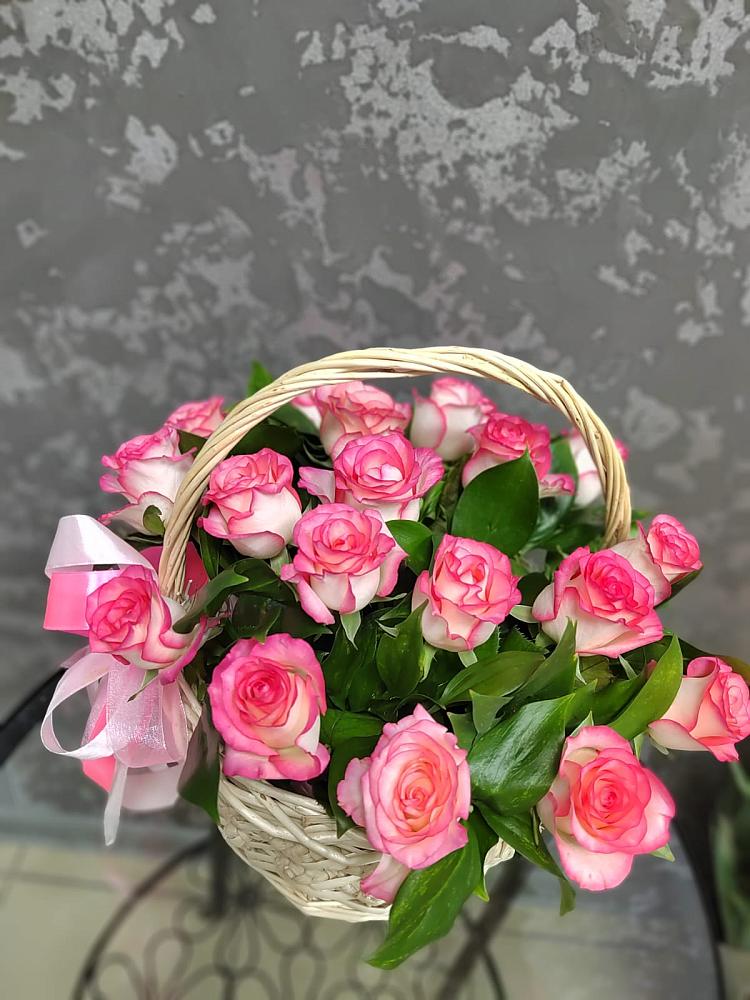 Цветочная композиция из Розы в корзине в Усть-Кан