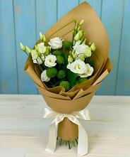 Букет цветов из:  Хризантемы и Лизиантусы #REPLACE_PRED# Усть-Кан