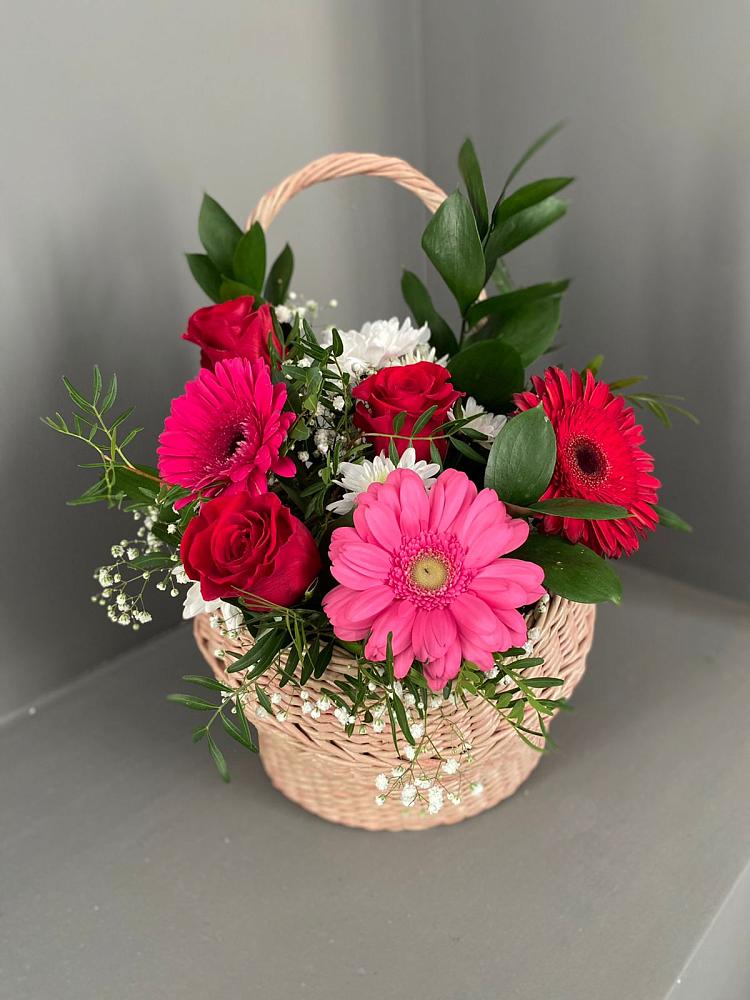 Цветочная композиция из Розы, Хризантемы и Герберы в корзине в Усть-Кан