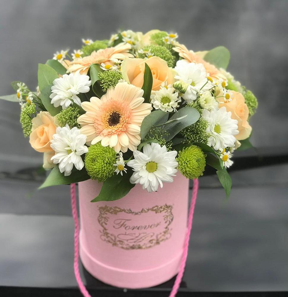 Цветочная композиция из Розы, Герберы и Хризантемы в шляпной коробке в Усть-Кан