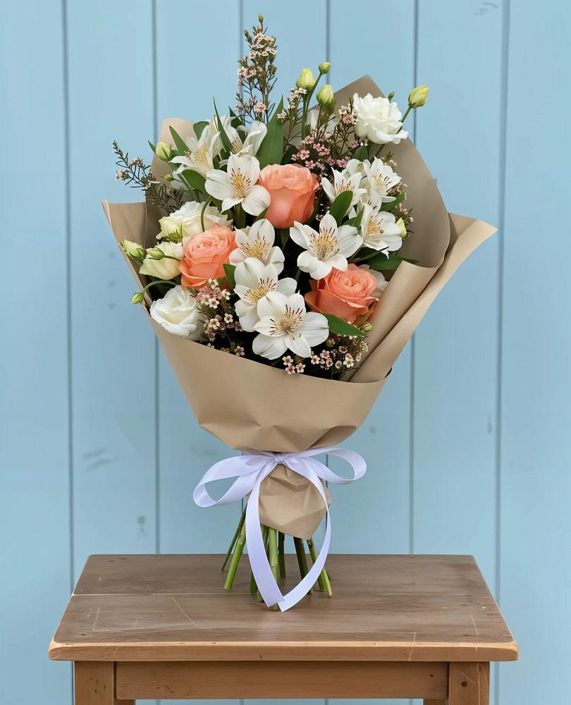 Букет цветов из: Альстромерии, Лизиантусы, Розы и Хризантемы в Усть-Кан