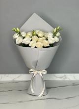 Букет цветов из:  Розы и Лизиантусы в Усть-Кан